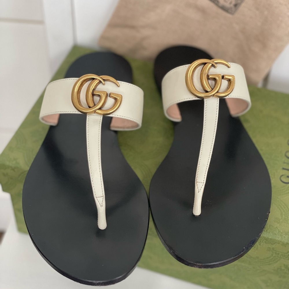Authentic Gucci Leather thong sandal with double G SIZE 38